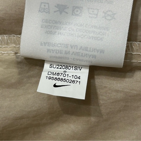 NWT Nike Air Sportswear Beige Hooded 1/2 Zip Pullover Windbreaker Coat Small - Picture 6 of 6